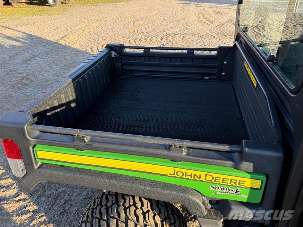 John Deere 835M Ostale poljoprivredne mašine