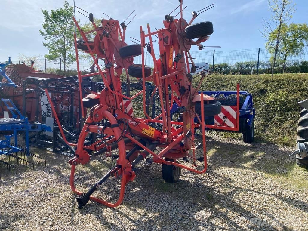 Kuhn GF8702 Okretači i sakupljači sena