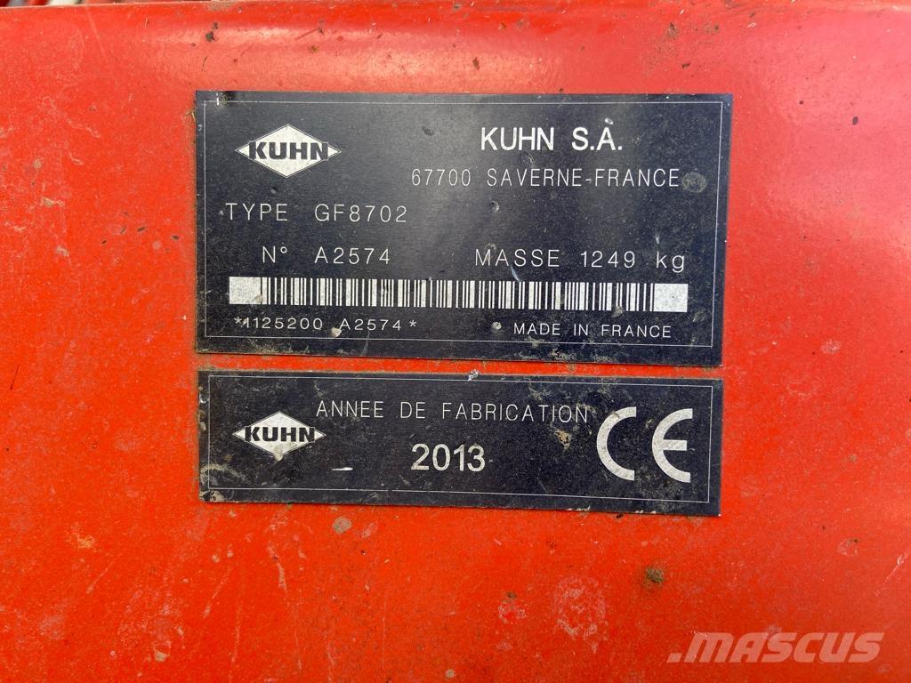 Kuhn GF8702 Okretači i sakupljači sena
