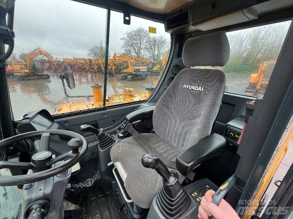 Hyundai R55W-9A Bageri točkaši