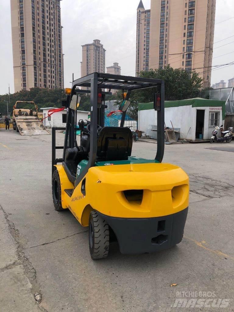 Komatsu FD30 Dizelski viljuškari