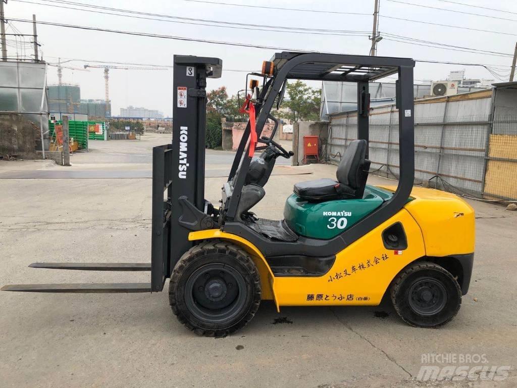 Komatsu FD30 Dizelski viljuškari
