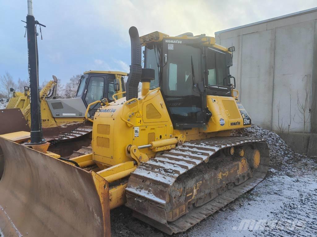 Komatsu D 51 PX-24 Buldožeri guseničari