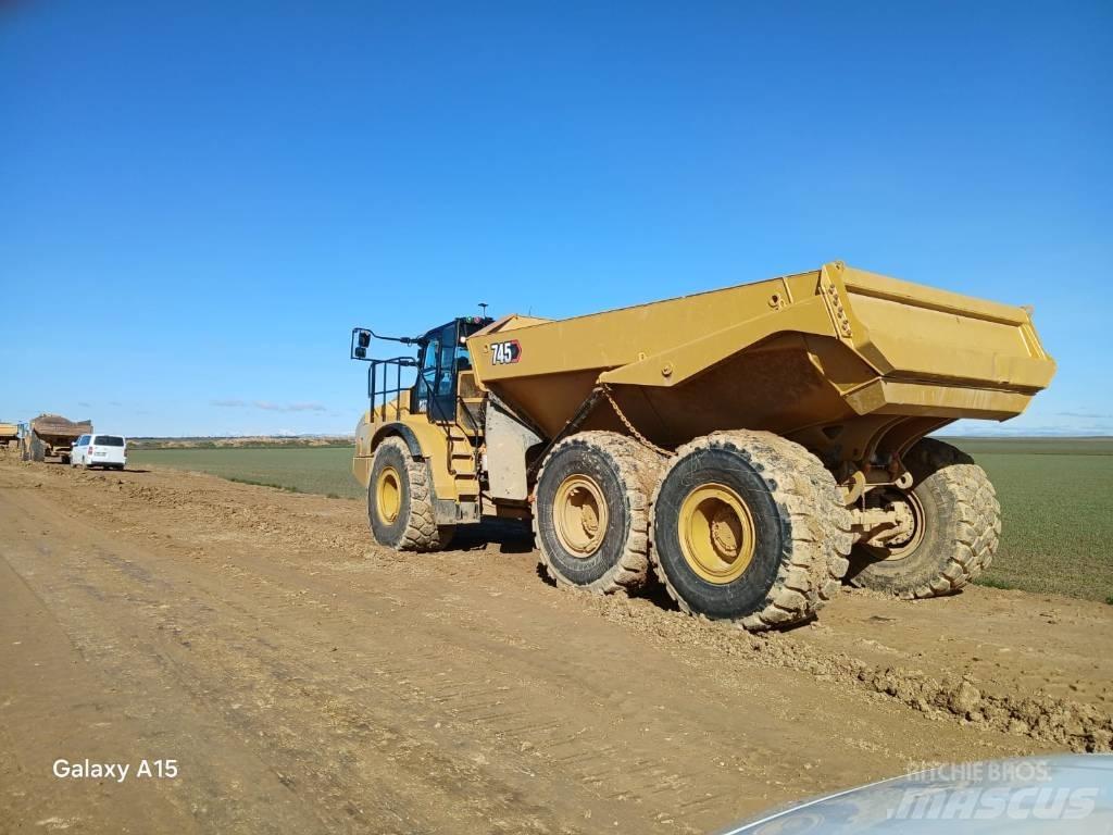 CAT 745 Zglobni damperi