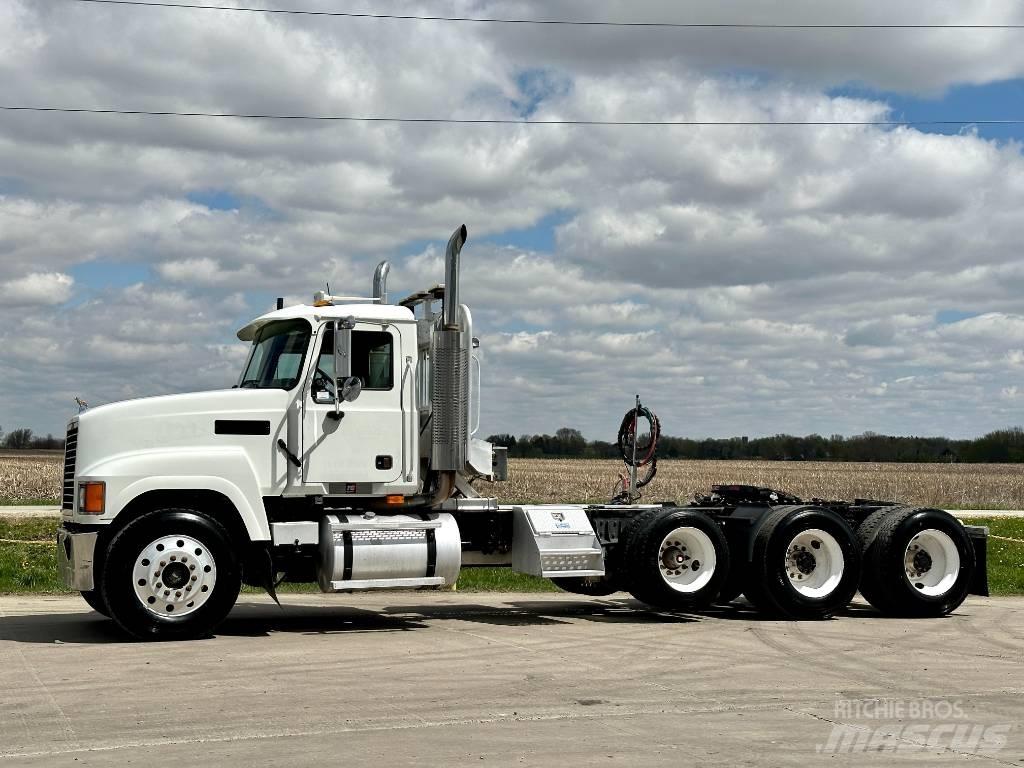 Mack CH 613 Tegljači