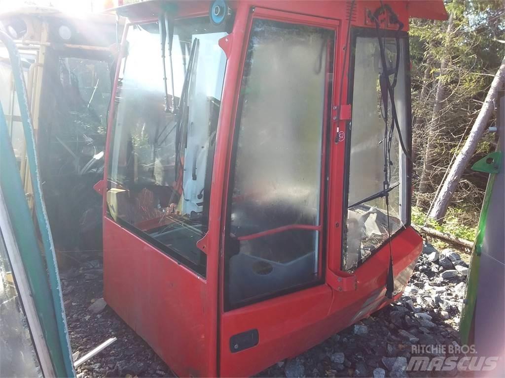 Komatsu 895 Kabine i unutrašnjost