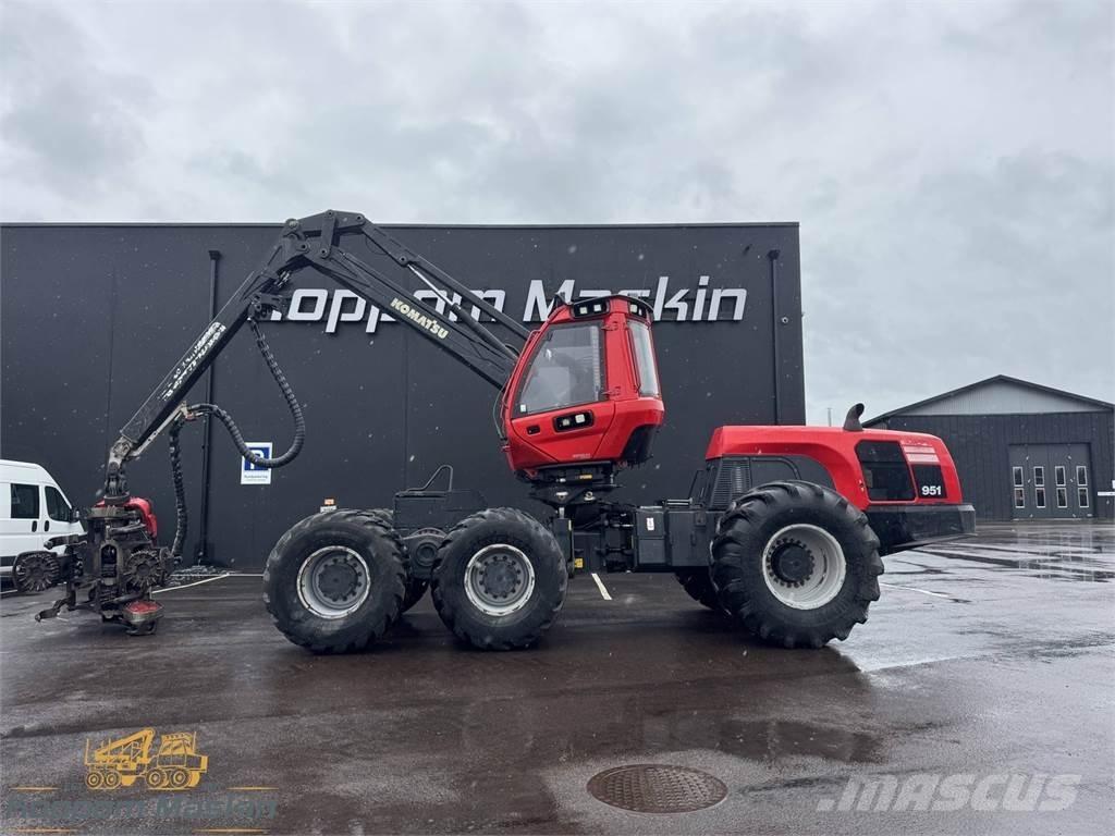 Komatsu 951 Harversteri