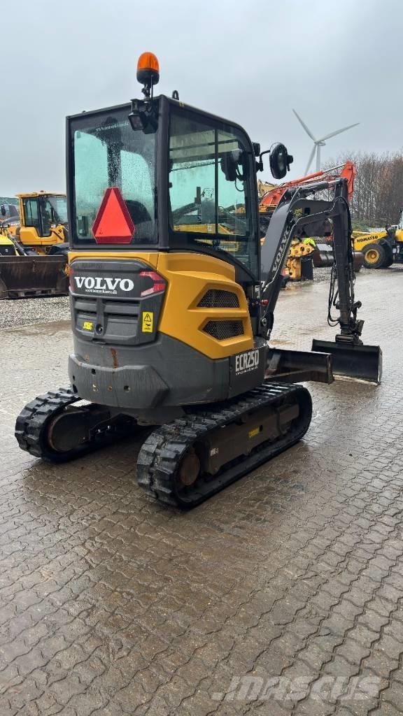 Volvo ECR 25 D Mini bageri < 7t