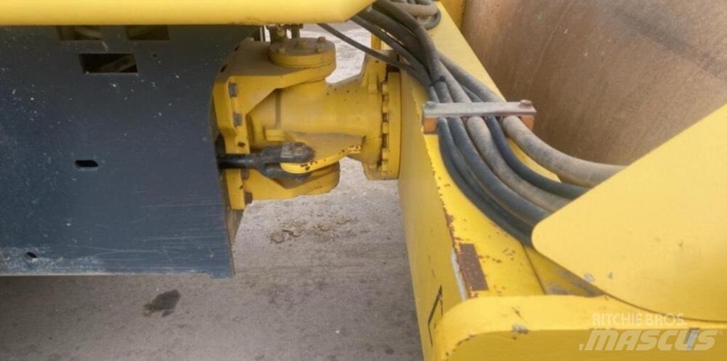 Bomag BW 213 D H-4 Nabijači zemlje