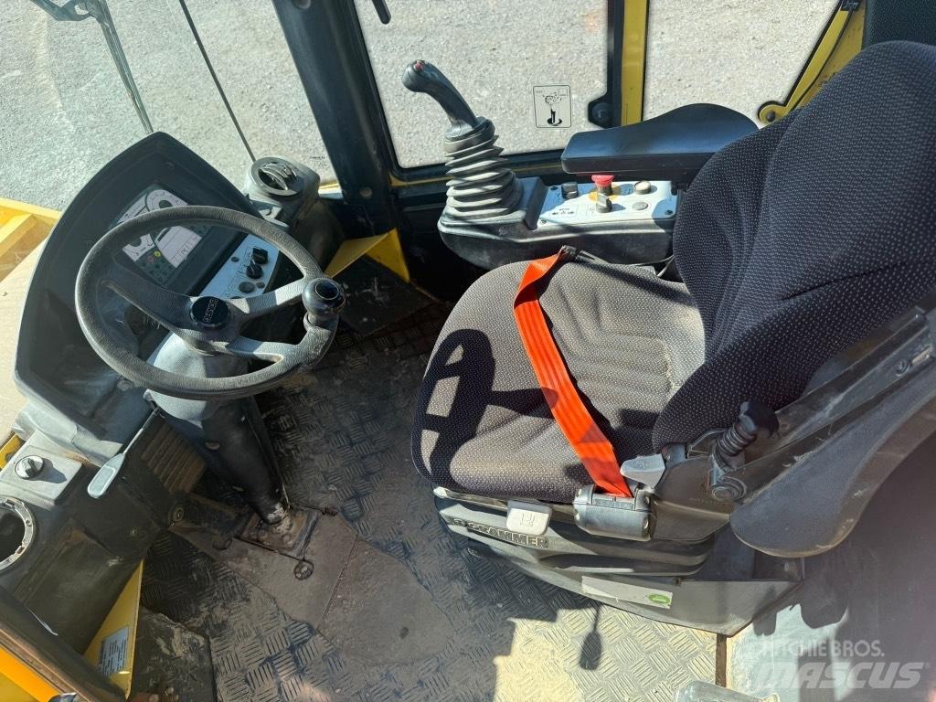Bomag BW 213 D H-4 Nabijači zemlje