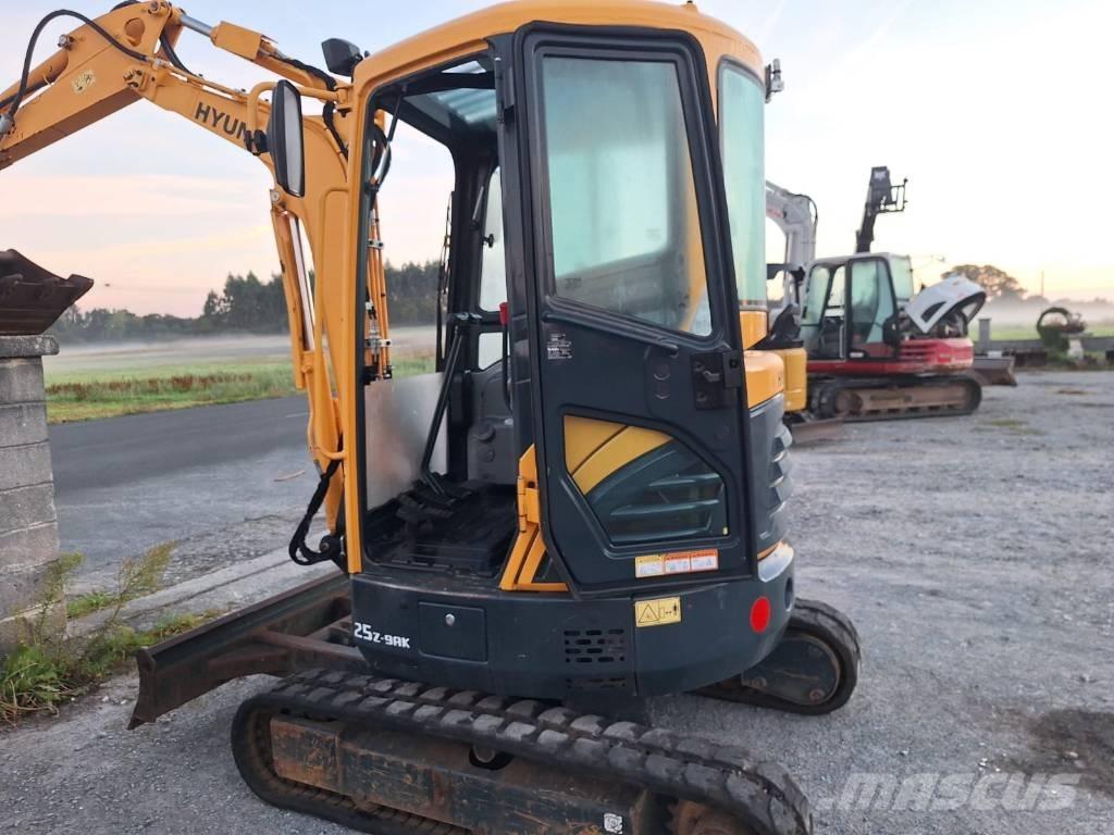 Hyundai 25 Z-9 AK Mini bageri < 7t