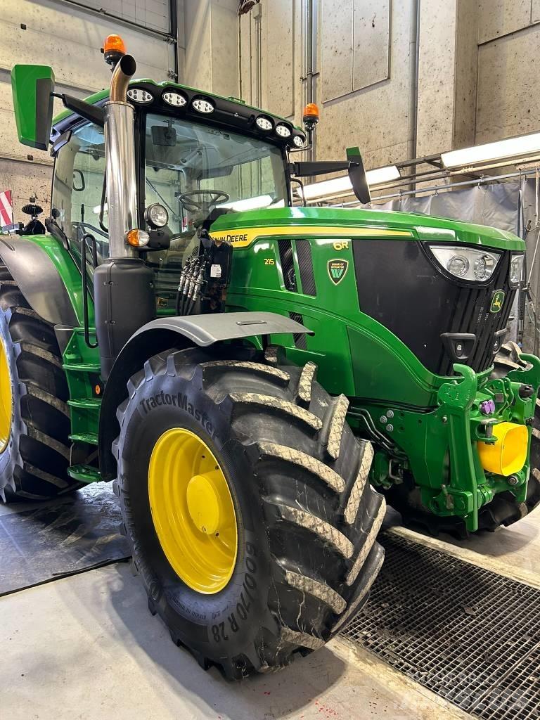 John Deere 6R 215 Traktori