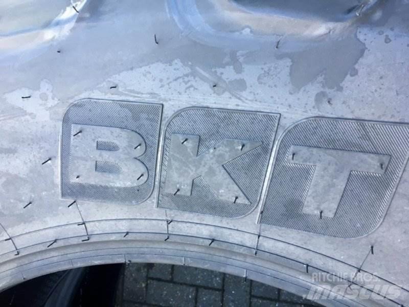 BKT 520/70 R 38 Gume, točkovi i felne