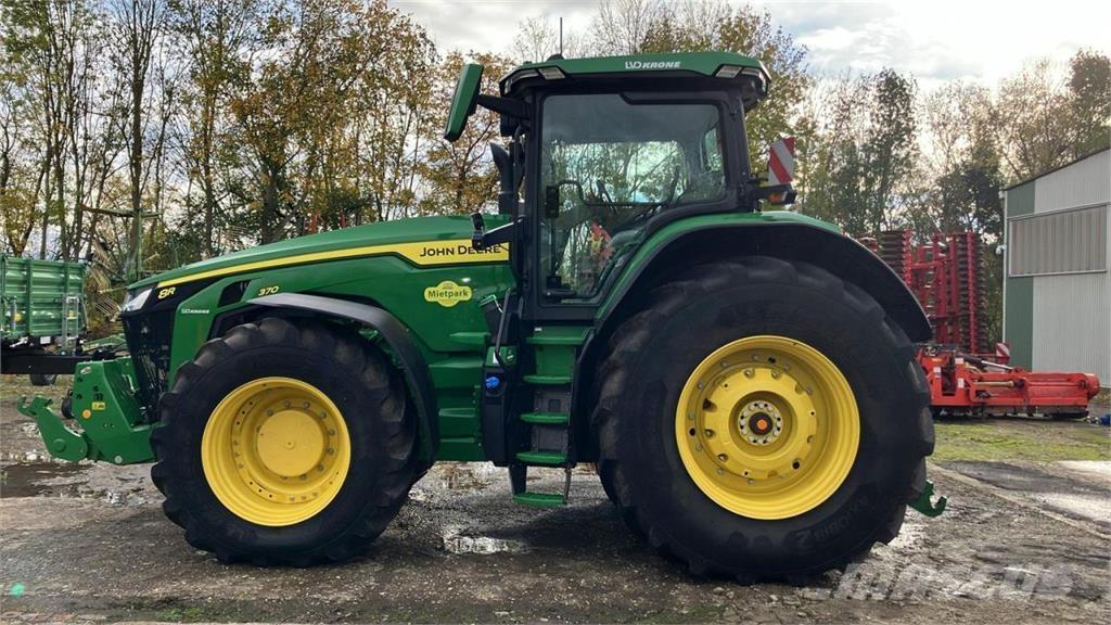 John Deere 8R 370 Traktori