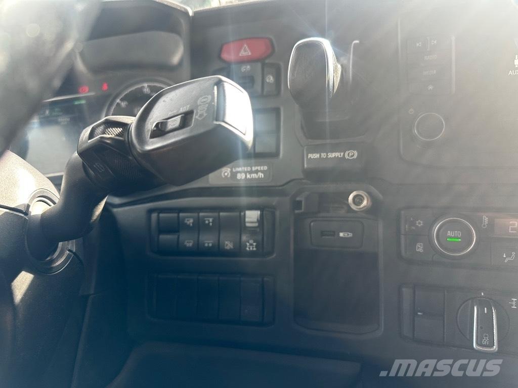 Scania P 370 6x2*4 Rol kiper kamioni sa kukom za podizanje tereta