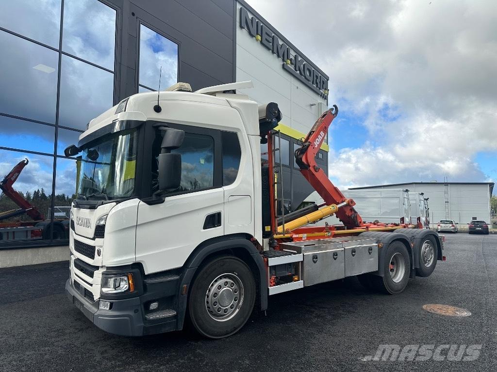 Scania P 370 6x2*4 Rol kiper kamioni sa kukom za podizanje tereta