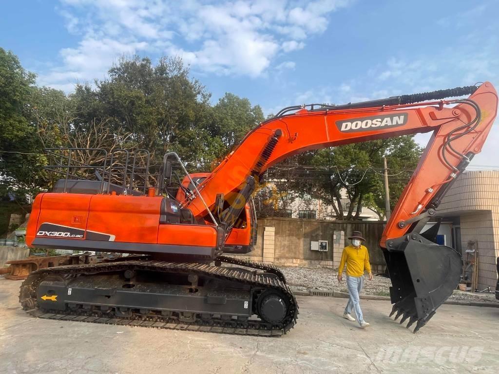 Doosan DX 300 Bageri guseničari