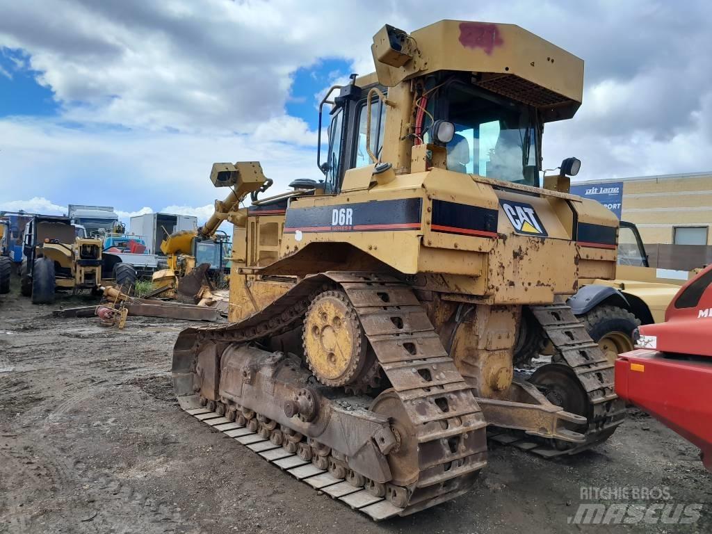 CAT D 6 R III Buldožeri guseničari