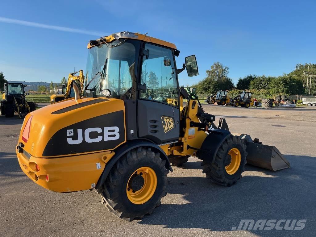 JCB 406 Poljoprivredni teleskopski utovarivači