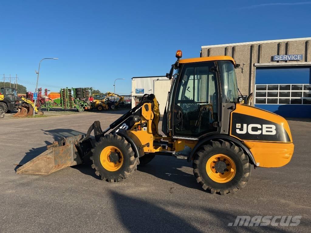 JCB 406 Poljoprivredni teleskopski utovarivači