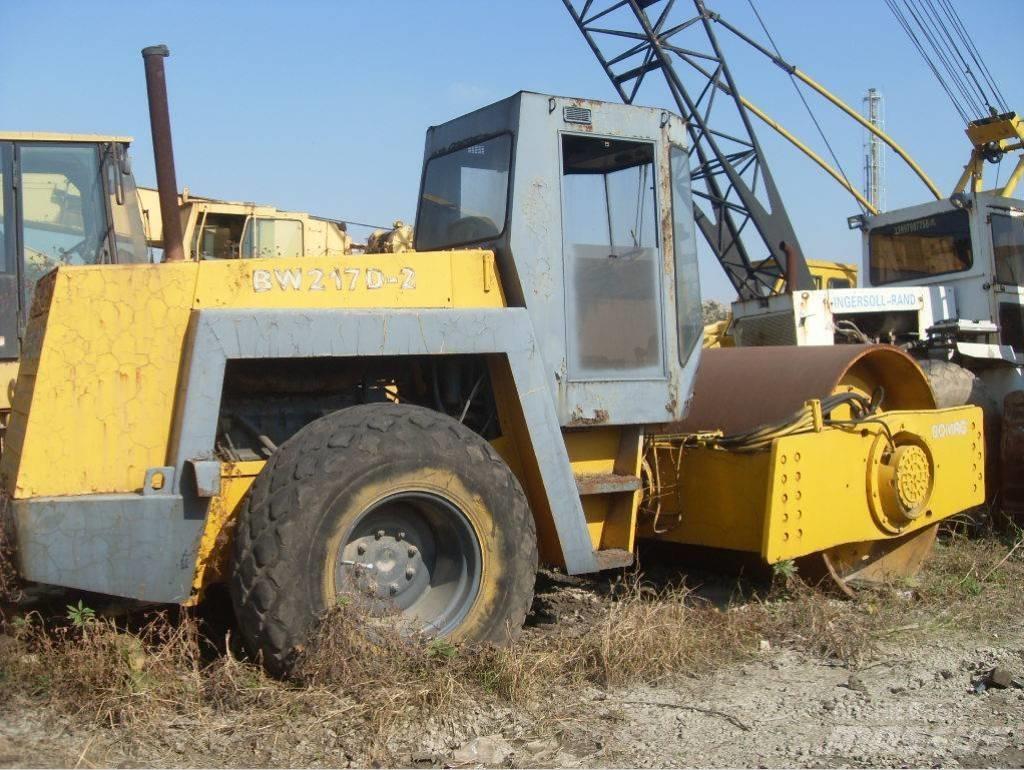 Bomag 217 D Valjci sa jednim bubnjem