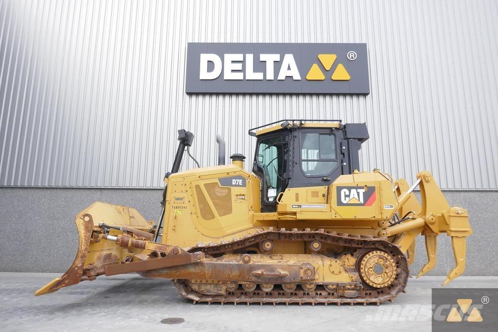 CAT D7E Buldožeri guseničari