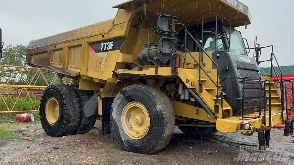 CAT 773 F Zglobni damperi
