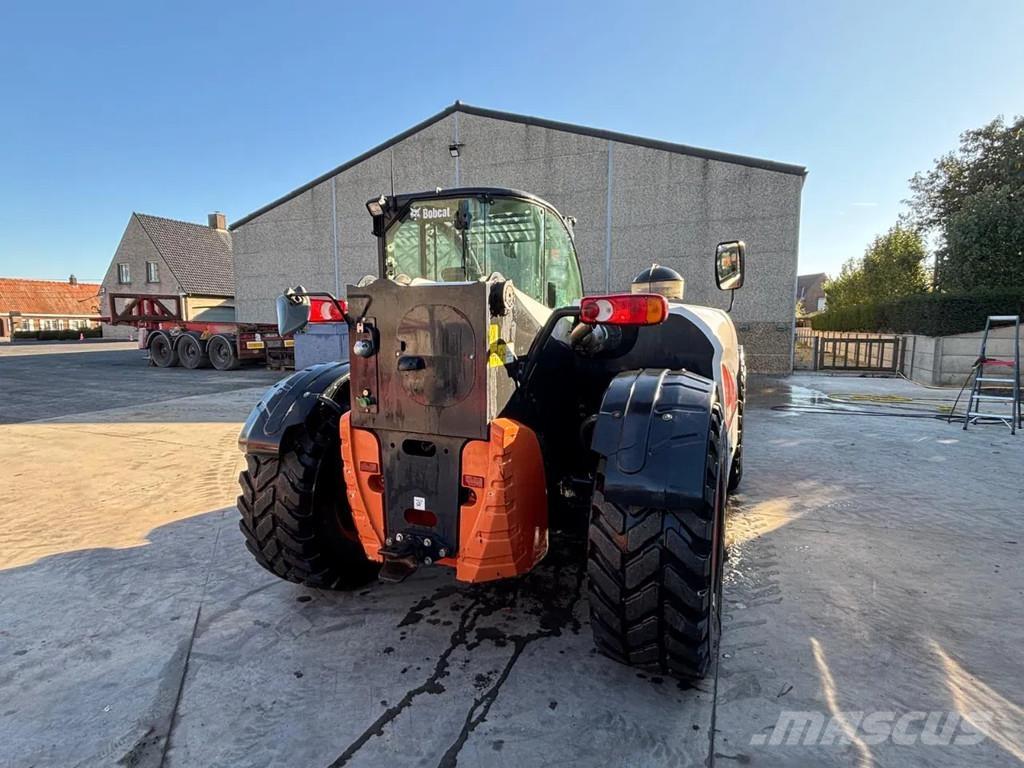 Bobcat TL470 Poljoprivredni teleskopski utovarivači