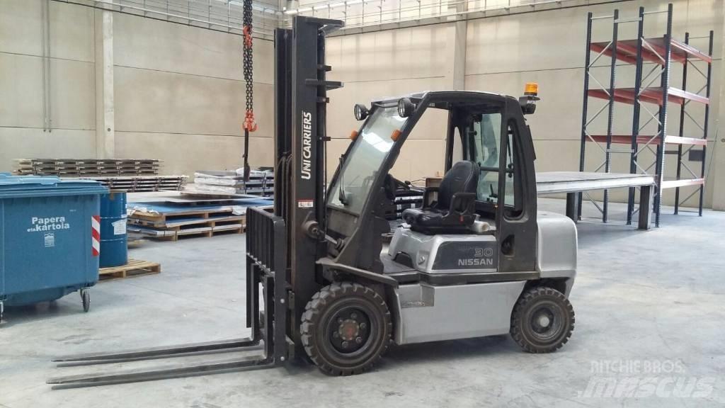 Nissan FGD02A30Q Dizelski viljuškari