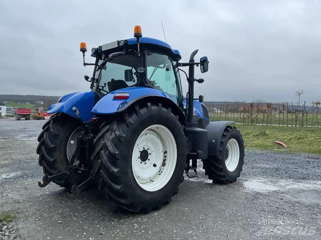 New Holland T 7.210 Traktori