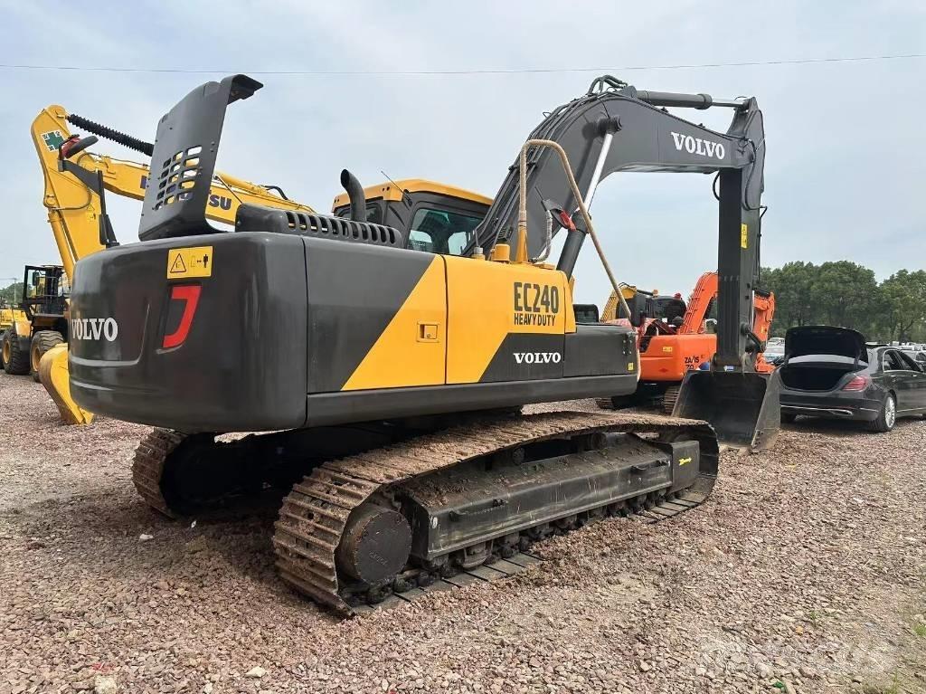 Volvo EC 240 Bageri guseničari