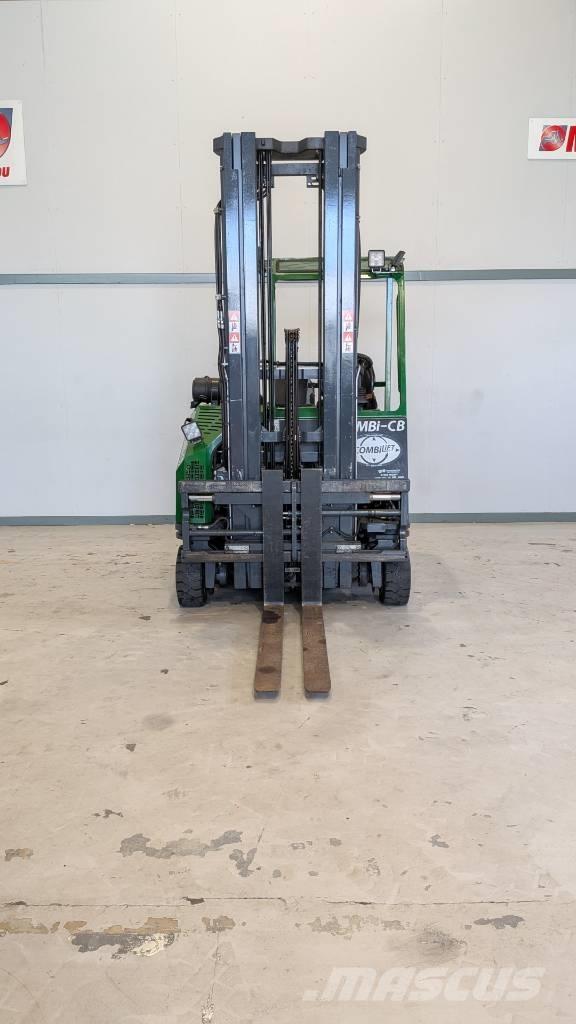 Combilift CB 3000 Viljuškari sa 4-stranskim dohvatom