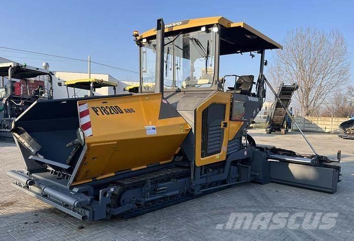 Volvo P 7820D Asfaltni finišeri