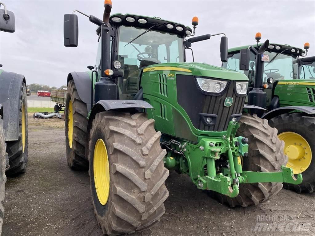 John Deere 6215R Traktori
