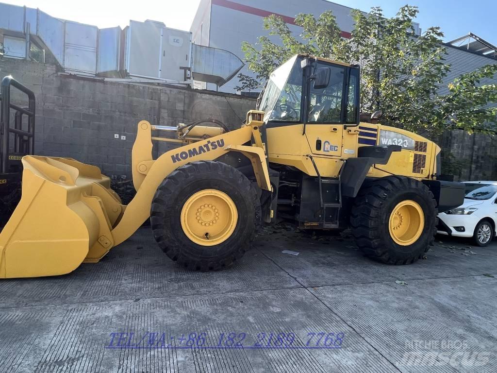 Komatsu WA320 Utovarivači na točkove