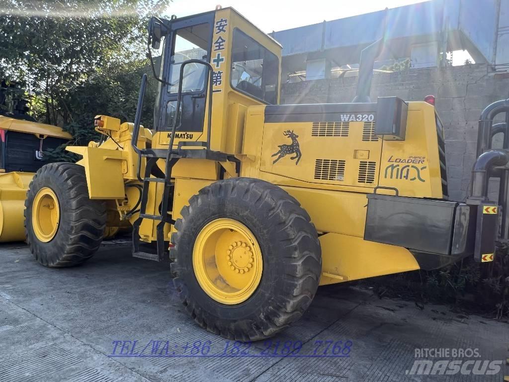 Komatsu WA320 Utovarivači na točkove