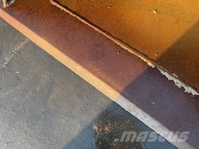 Manitou USED BUCKET Kašike / Korpe