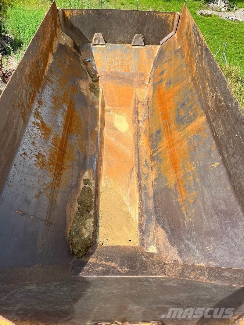 CAT 725 Zglobni damperi