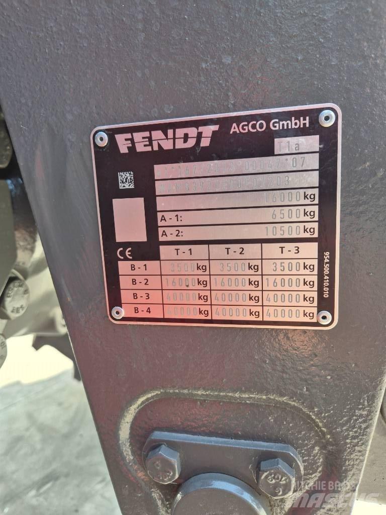 Fendt 822 Vario Traktori
