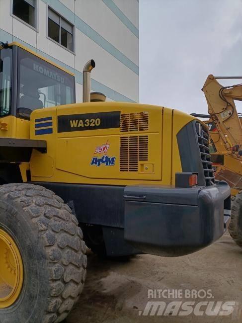 Komatsu WA 320 Utovarivači na točkove
