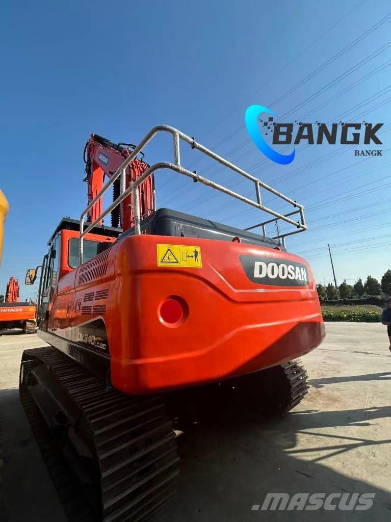 Doosan 340 Bageri guseničari