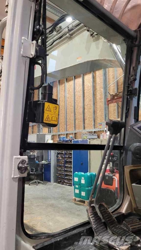 Takeuchi TB 2150 R Bageri guseničari