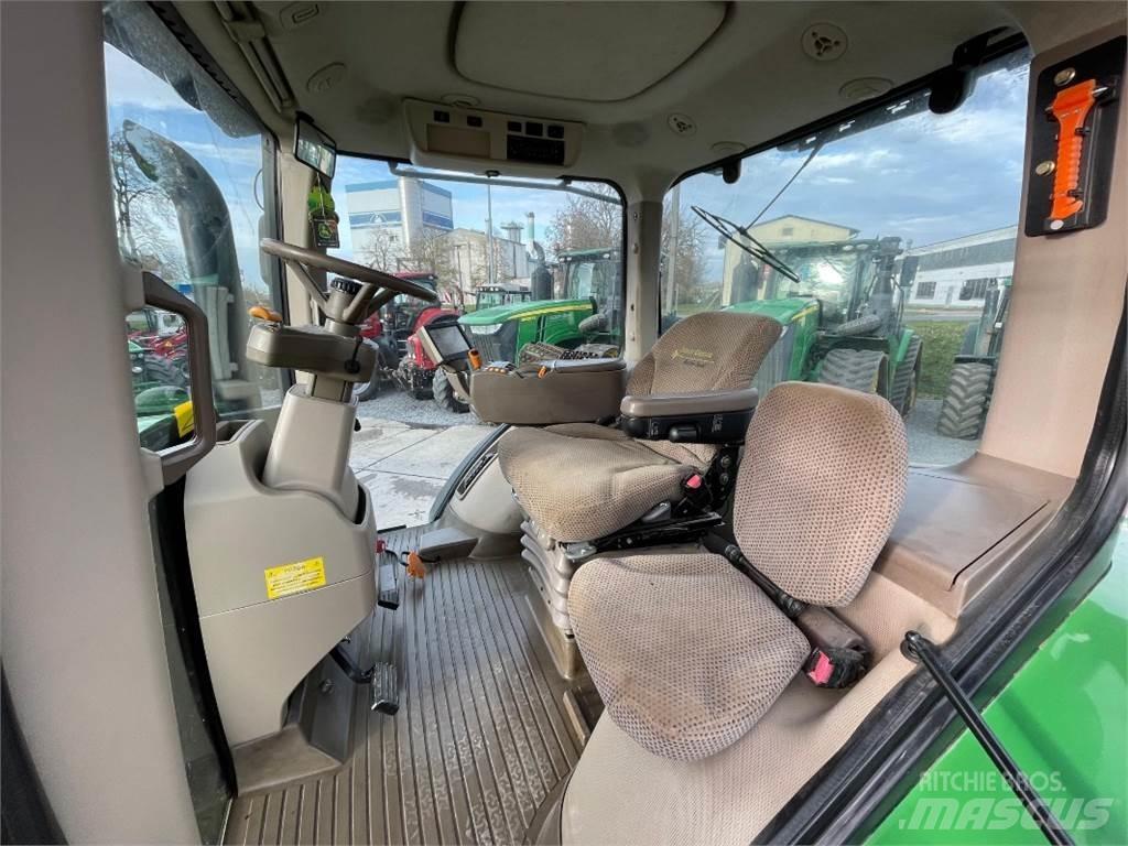 John Deere 7230 R Traktori