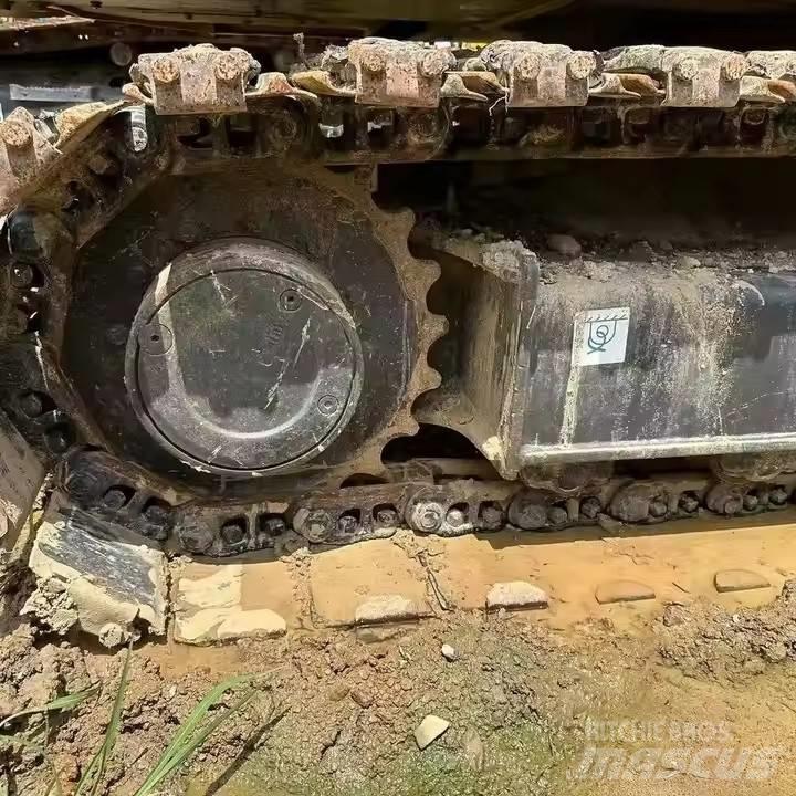 Komatsu PC70 Bageri guseničari