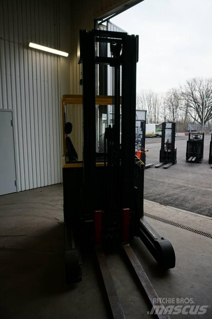 Hyster R1.4 Viljuškari sa pomičnim stupom