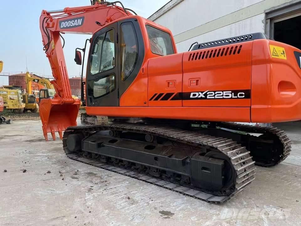 Doosan dx225 Bageri guseničari