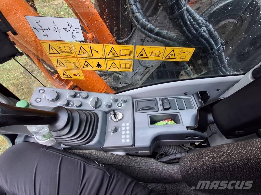 Hitachi ZX 225 US LC Bageri guseničari
