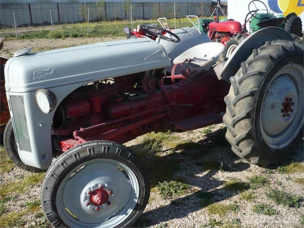 Ford 8N Traktori