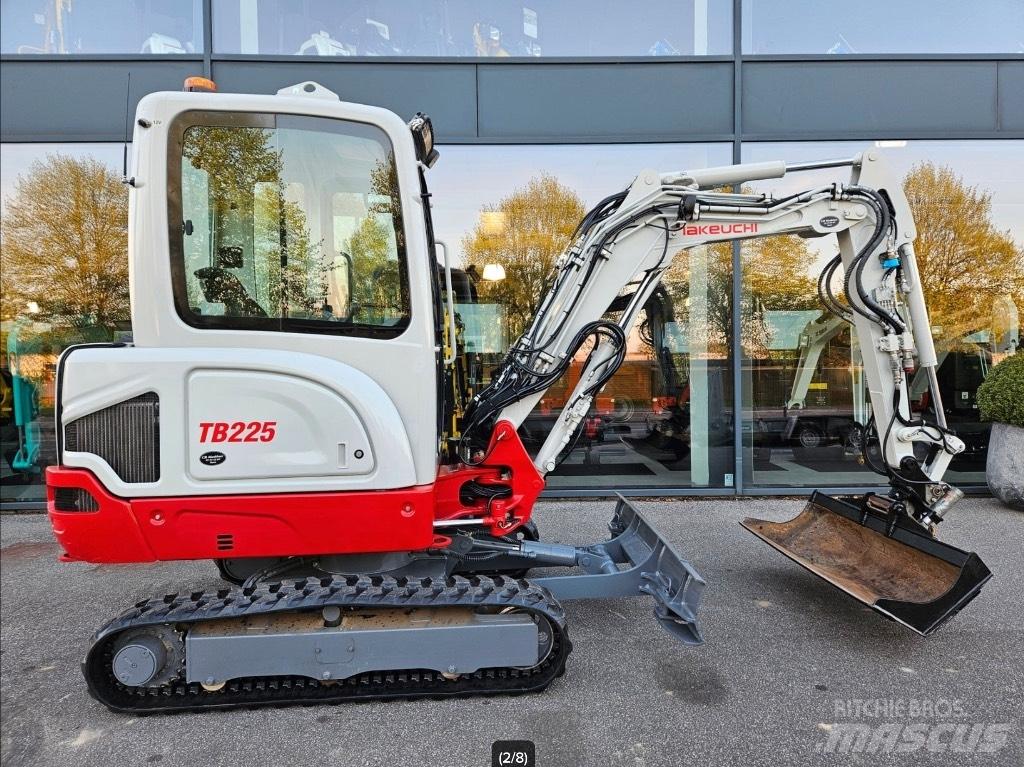 Takeuchi TB 225 Mini bageri < 7t