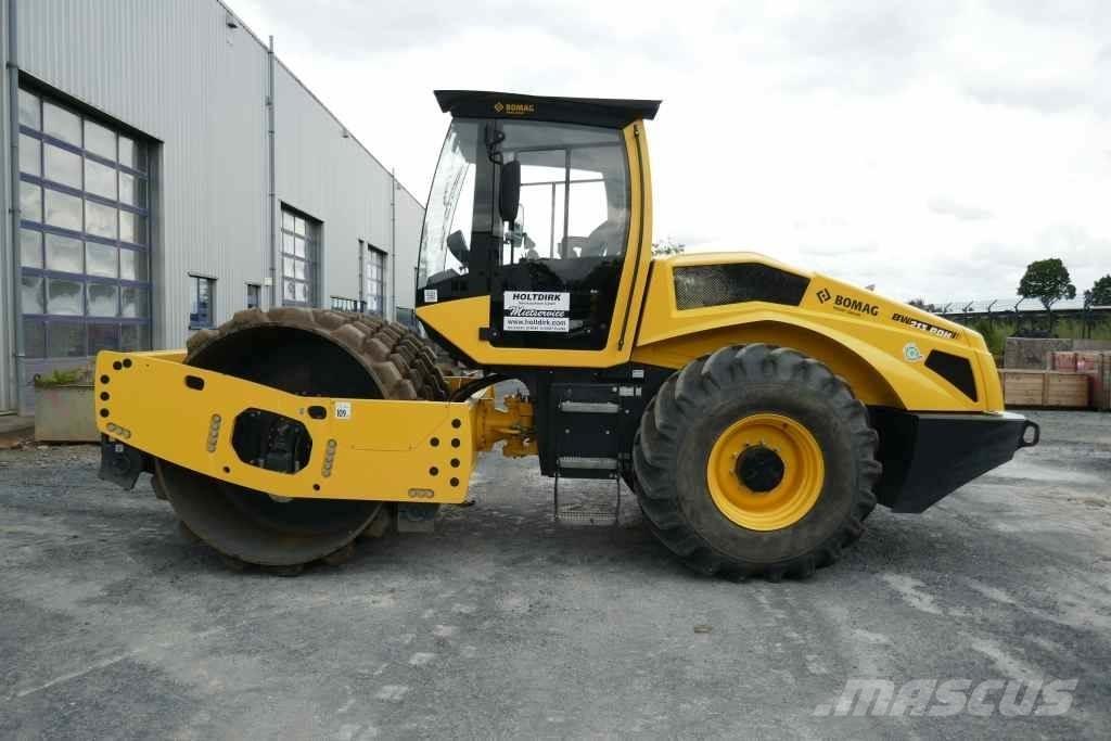 Bomag BW 213 PDH-5 Nabijači zemlje